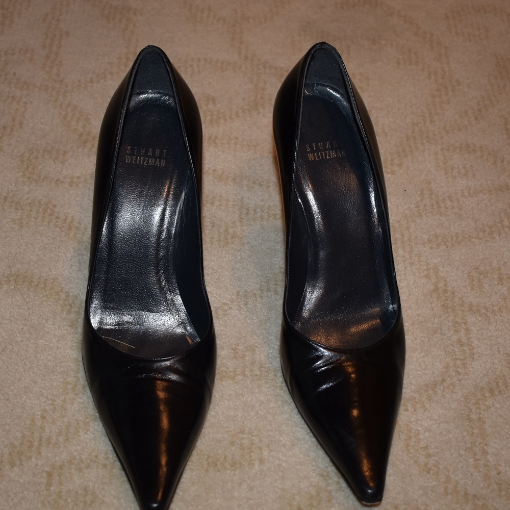 STUART WEITZMAN "LADY" BLACK PUMPS  Size 9.5
